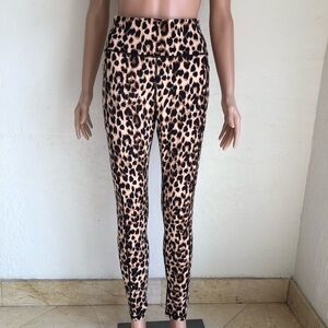Victoria’s Secret Black/Tan Leopard Animal Print Leggings Pants Women’s Size 12